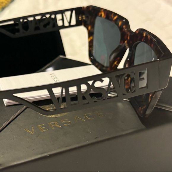 Authentic VERSACE VERBIAGE LASER Cut Arms
$333 $395 - Picture 4 of 5